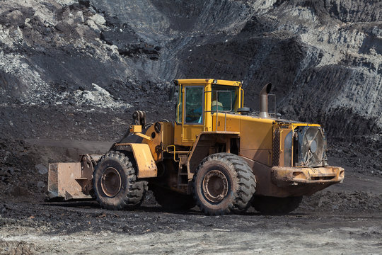 The bulldozer working In coal mines.