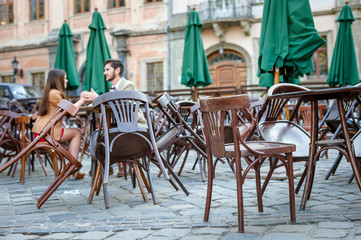 couple dating in city