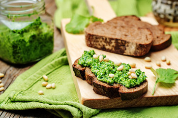 vegan cilantro pine nuts pesto