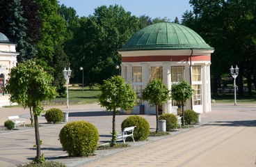 Obraz premium City center Frantiskovy Lazne (Franzensbad) in the West Bohemia, Czech republic