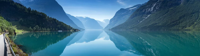 Foto op Plexiglas Lovatnet meer, Noorwegen, Panoramisch uitzicht © Sergey Bogomyako