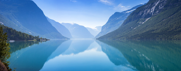 Lac Lovatnet, Norvège, vue panoramique