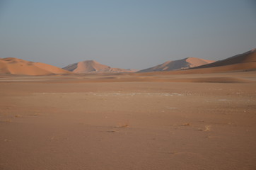 Fototapeta na wymiar Empty space and sand dunes