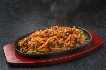 韓国グルメ　プルコギ Korean beef dish bulgogi
