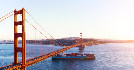 san francisco gold gate bridge in sunny day