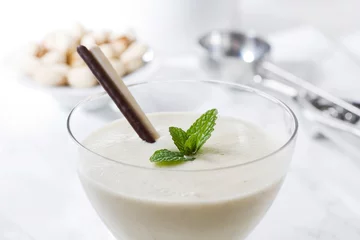 Fotobehang Milkshake Pistachio milk shake