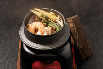 湯気香る山菜釜めし Pot meal of in the steam(kamameshi)