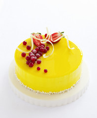 Lemon-strawberry cake mousse.