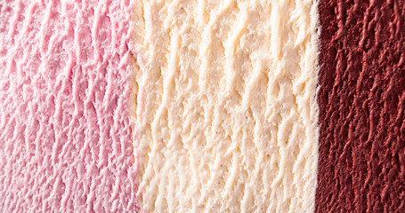 Delicious strawberry, fudge and vanilla ice cream © exclusive-design