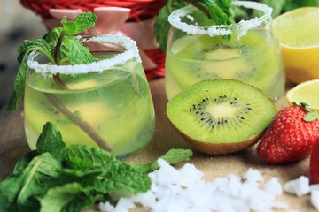 Kiwi cocktail
