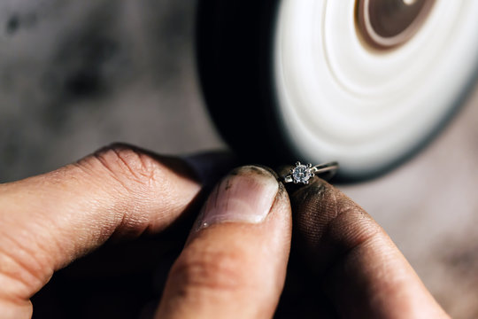 Jewelery polishing ring