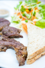 Grilled steak and vegetable salad