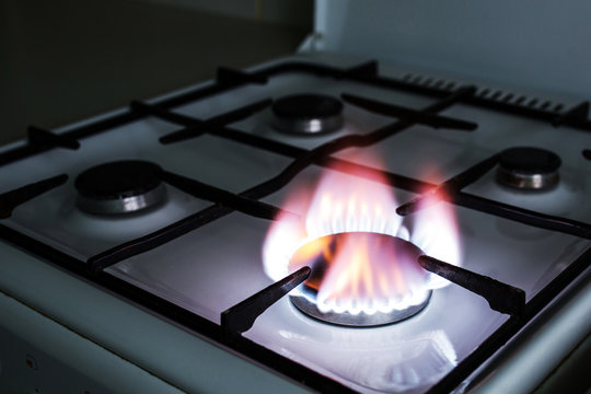 Gas cooker hob in full operation