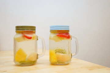 デトックスウォーター スムージー オーガニック フルーツ ジュースクレンズ 酵素ジュース / Home cooked organic detox water with fruits
