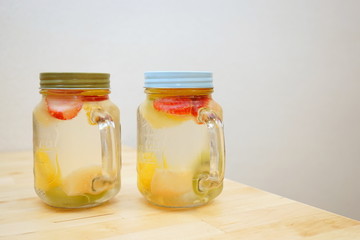 デトックスウォーター スムージー オーガニック フルーツ ジュースクレンズ 酵素ジュース / Home cooked organic detox water with fruits