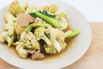 Fried cauliflowers with pork 