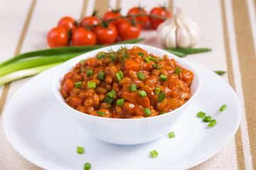 Braised beans with mushrooms and vegetables
