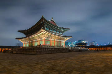Fototapeta na wymiar Gyeongbokgung palace in Seoul, South Korea