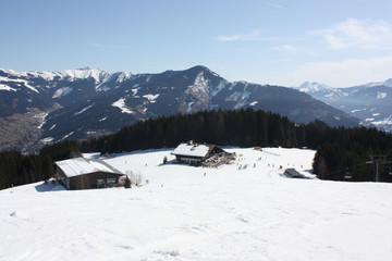 Fototapeta na wymiar Zell am See, skiing resort in Alps. 