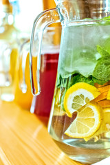 lemonade in jar with ice and mint