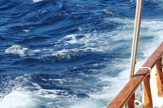 Voilier en mer Eg&eacute;e