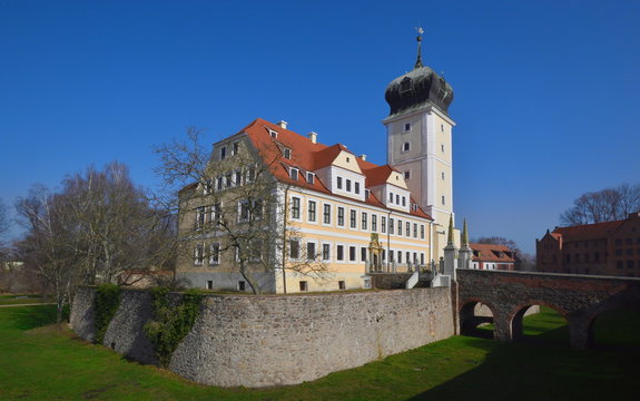 Schloss Delitzsch am Beginn des Fr&uuml;hlings