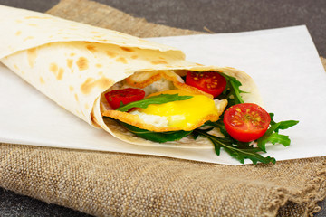 Pita Bread with Arugula and Fried Egg