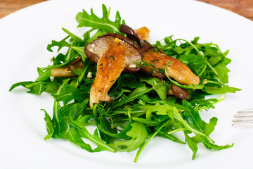 Salad, Arugula and Fried Oyster Mushrooms