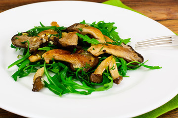 Salad, Arugula and Fried Oyster Mushrooms
