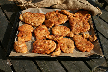 Organisch, lifestyle, Bio, Schnitzel, viele, Blech, Backofen, Holz, Holztisch, modern, neu