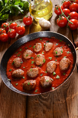 Meat balls in tomato sauce