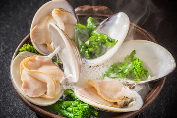 Zelfklevend Fotobehang はまぐりの酒蒸し　Clams Steamed in Sake japanese food © norikko