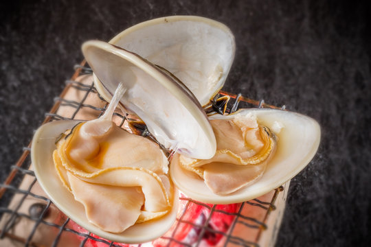焼き蛤　 Baked clam japanese food