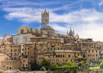Fototapeta na wymiar Beautiful view of the historic city of Siena, Italy