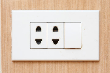 two plug sockets and one switch