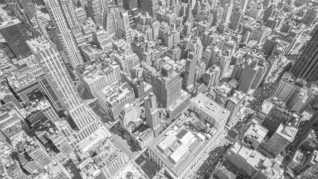 Fototapeta Black and white toned aerial view of Manhattan, NYC.