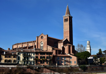 Fototapeta na wymiar Sant'Anastasia gothic red brick gothic chruch in Verona, seen from Adige River