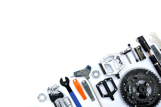 Serwis rowerowy - części, narzędzia ukosem