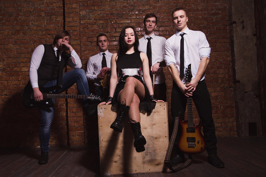 Bandes Billeder – Gennemse 43,490 stockfotos, vektorer og videoer ...