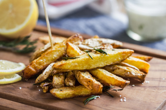 Potato wedges with rosemary and sea salt