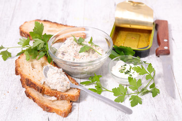 bread with spread