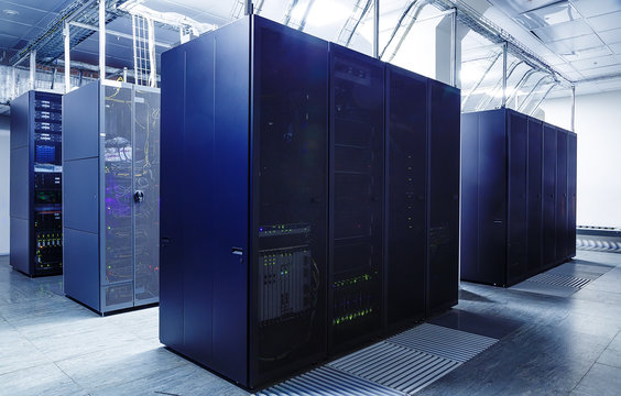 ranks supercomputers in the server room