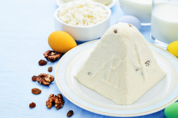 Traditional Easter cottage cheese dessert 