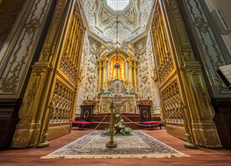 Fototapeta na wymiar Stunning altar in the San Sebastian church