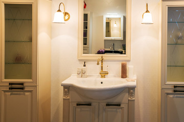 Fototapeta na wymiar Beautiful Large Bathroom in Luxury Home 