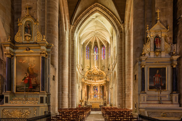 Fototapeta na wymiar Dinan, Basilique Saint-Sauveur, Bretagne 