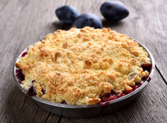 Plum crumb pie