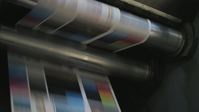 Industrial folding of leaflets and magazines at a rotary press factory