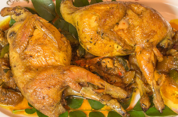 cailles rôties à la cocotte, sauce créole, gastronomie réunionnaise