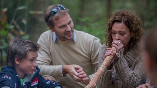 Couple trays to play didgeridoo